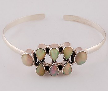 Zilveren armband gezet met Ethiopische Opalen